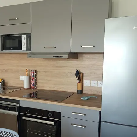 New With Balcony 100m From The شقة Berck